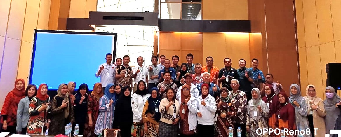 Dekan dan Pengurus Jurusan/ Prodi mengikuti FKPTPI dan IPSAGRI di Medan