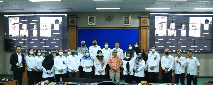 FP mengadakan Kuliah Umum Pertanian Presisi dengan Great Giant Pineapple Lampung