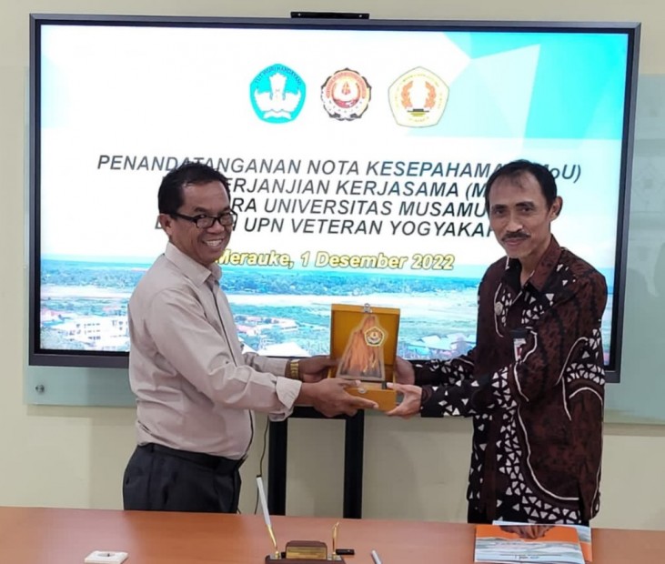 Dekan FP menandatangani MoA dengan Univ Musamus Merauke dalam  MBKM