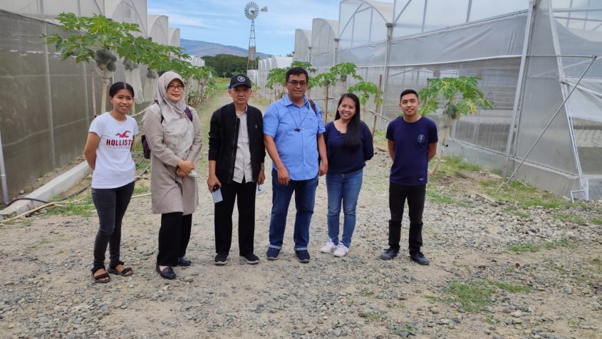 Fakultas Pertanian Benchmarking ke  Tarlac Agricultural University Philipines