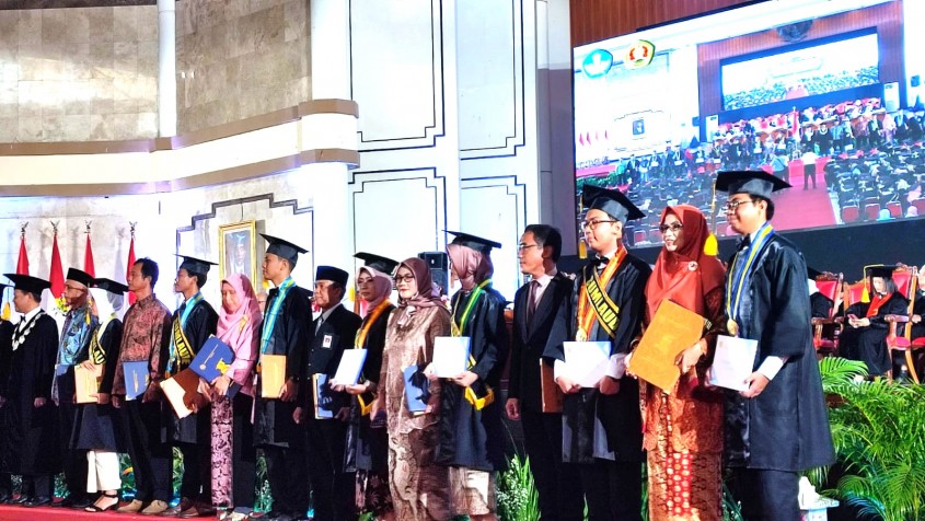 Wisuda Sarjana Periode III TA 2022/2023