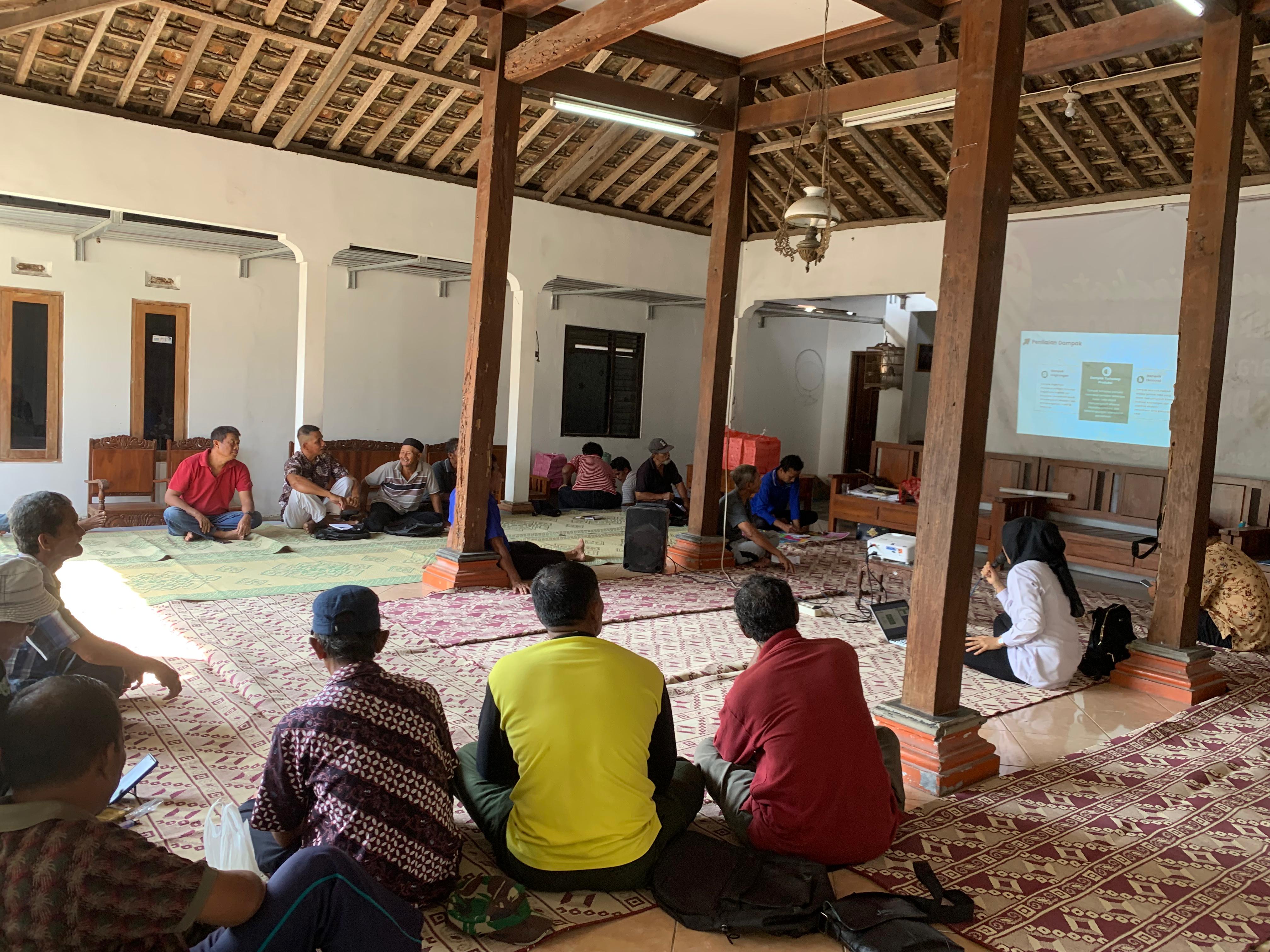 Dosen Fakultas Pertanian menjadi Narasumber Bimtek Manajemen Risiko dalam Budidaya Bawang Merah