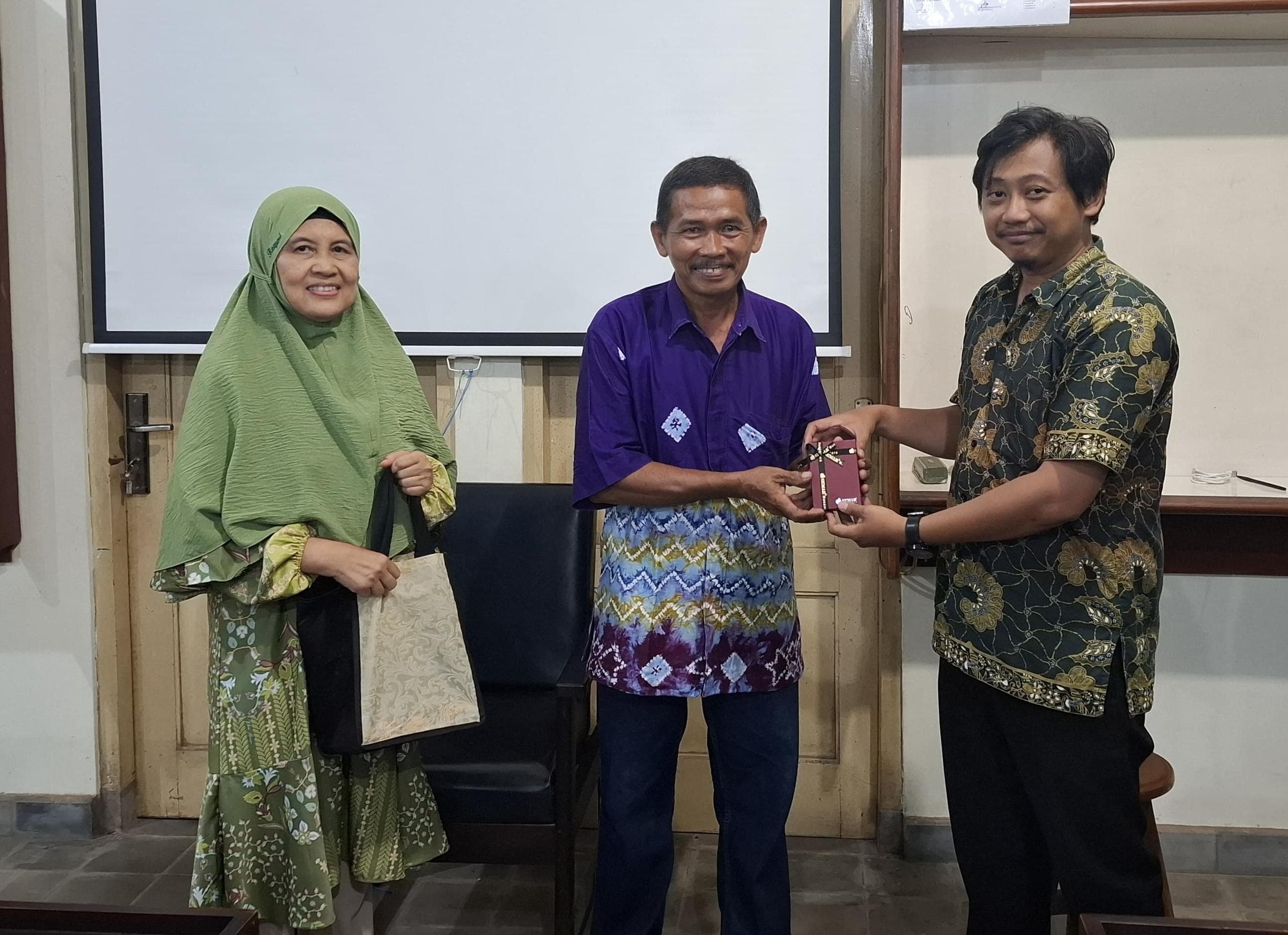 Purna Tugas Bapak Wakijo yang Mengabdi Selama 28 Tahun di UPN Veteran Yogyakarta